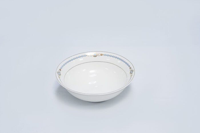 6-inch white ceramic bowl - وعاء سيراميك أبيض عادي 6 إنش
