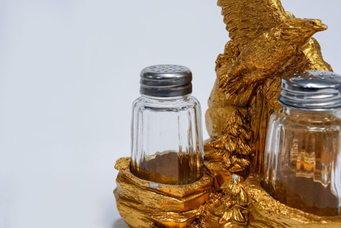 Golden Eagle Salt & Pepper Shaker Set - Image 5