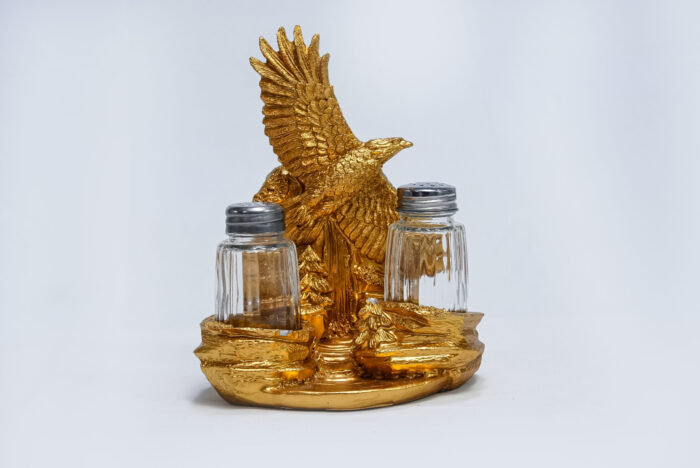 Golden Eagle Salt & Pepper Shaker Set - Image 3