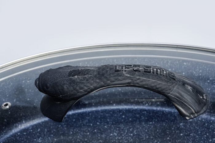 non-stick fish pan 42cm - مقلاة سمك غير لاصقة 42 سم من لايف سمايل مع غطاء زجاجي