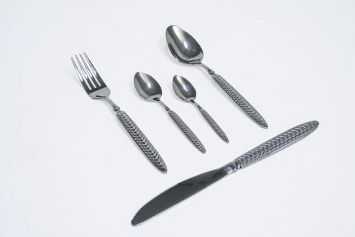 84-piece cutlery set - طقم أدوات مائدة من 84 قطعة