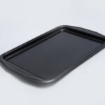 non-stick baking tray - صينية غير لاصقة