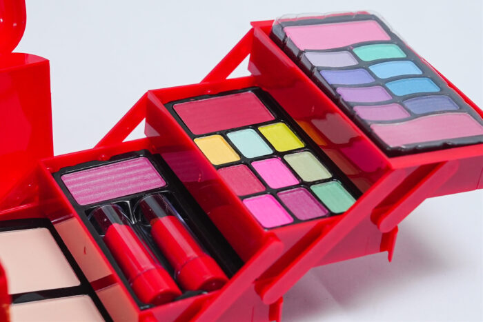 Professional Makeup Set C-909 - طقم المكياج 224.8 جرام C-909