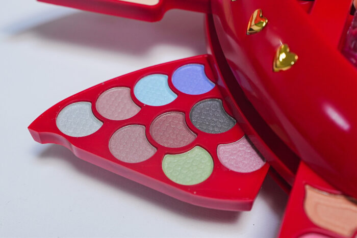 C-8128 Makeup Set - طقم المكياج C-8128