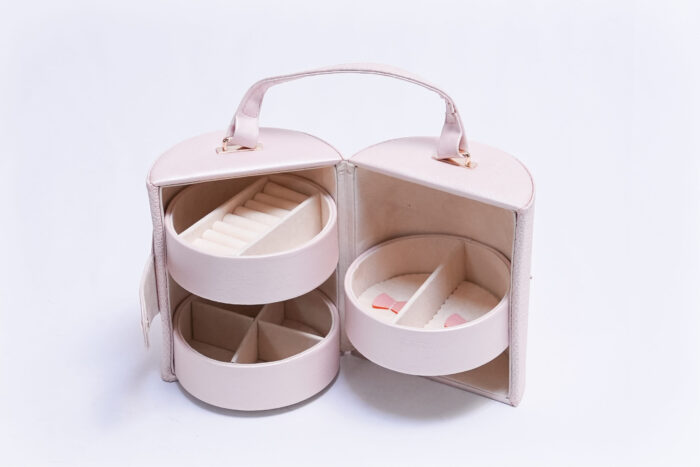 makeup box - صندوق مكياج