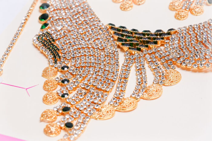 Indian style jewelry set - NACKLESS