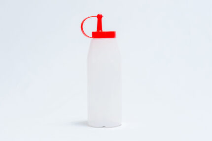 large sauce bottle - زجاجة صلصة كبيرة