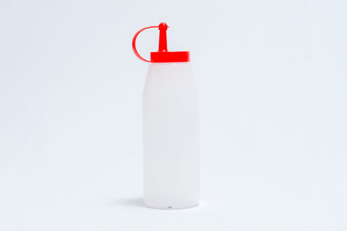 large sauce bottle - زجاجة صلصة كبيرة
