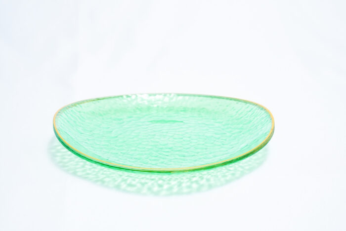 decorative green plastic plate - طبق بلاستيكي (أخضر) مزخرف