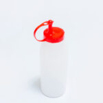 large sauce bottle - زجاجة صلصة كبيرة