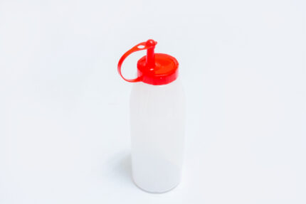 large sauce bottle - زجاجة صلصة كبيرة