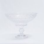 crystal bowl with base - وعاء مع قاعدة