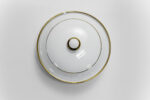 F404 storage bowl with lid - وعاء F404 مع غطاء – وعاء تخزين وتقديم متعدد الاستخدامات متين