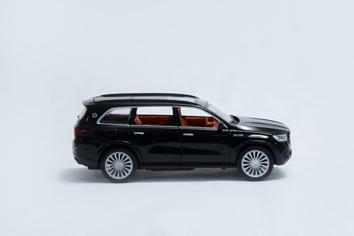 luxury SUV toy model - سيارة SUV مصنوعة من المعدن القابل للسحب