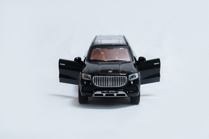 luxury SUV toy model - سيارة SUV مصنوعة من المعدن القابل للسحب