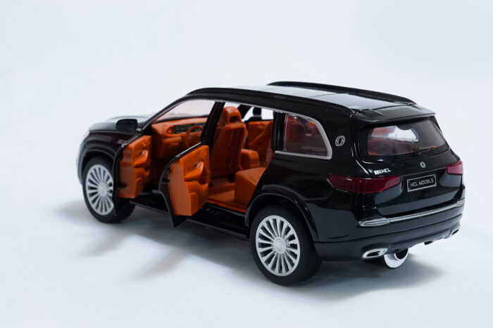 luxury SUV toy model - سيارة SUV مصنوعة من المعدن القابل للسحب