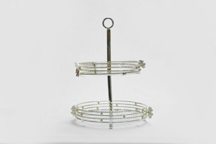 two-tier serving tray - صينية تقديم دائرية بطبقتين – حامل أنيق للحلويات والوجبات الخفيفة