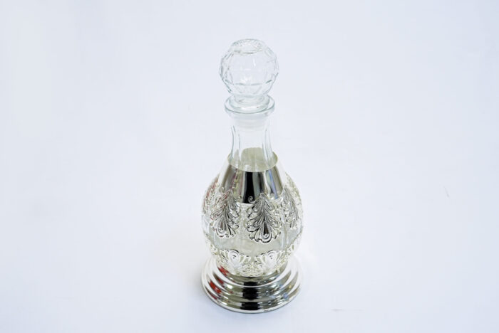 glass decanter - زجاجة ديسكانتر زجاجية