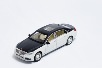 Metal Car A1597012 - سيارة مصنوعة من المعدن A1597012