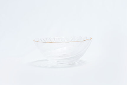 gold-trimmed glass bowl - وعاء زجاجي بحافة ذهبية RM GLS - 336