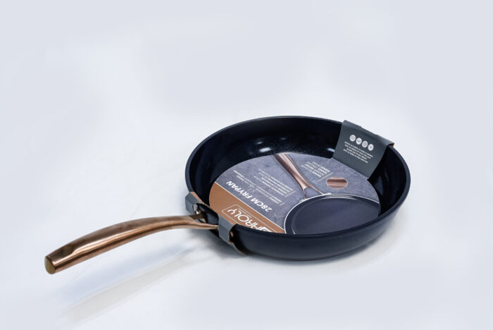 28 cm non-stick frying pan - مقلاة غير لاصقة بحجم 28 سم