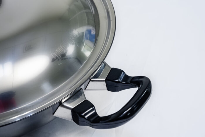 Hawkins non-stick pot - حلة هوكينز غير لاصقة مع غطاء - 30 سم