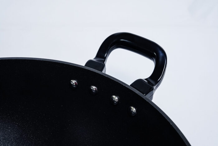 Hawkins non-stick pot - حلة هوكينز غير لاصقة مع غطاء - 30 سم