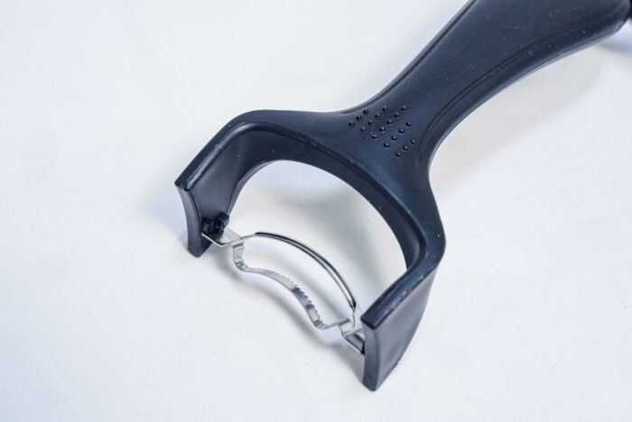 4-in-1 vegetable peeler - قشارة 4 في 1