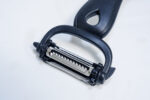 4-in-1 vegetable peeler - قشارة 4 في 1