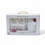 Kids Gift Set for Newborns - مجموعة هدايا الأطفال 2 قطعة - أحذية بيضاء وجوارب للمواليد