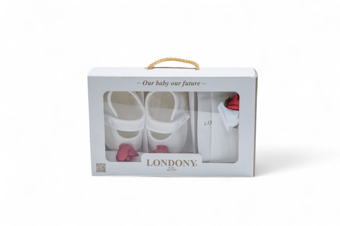 Kids Gift Set for Newborns - مجموعة هدايا الأطفال 2 قطعة - أحذية بيضاء وجوارب للمواليد
