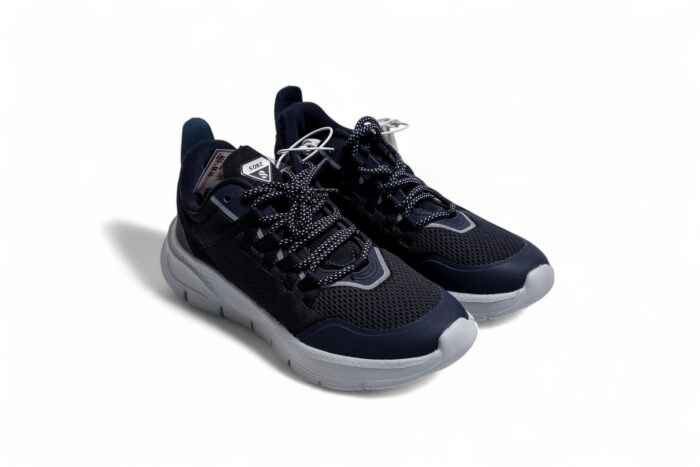 DB4 sports shoes - أحذية رياضية DB4