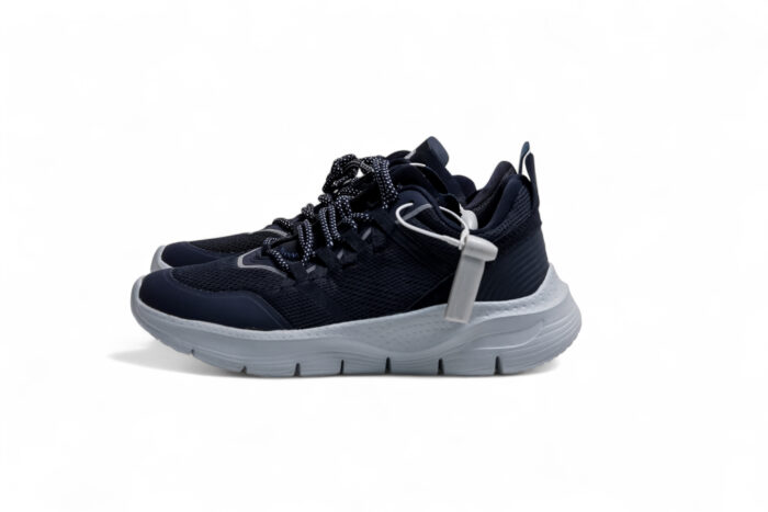 DB4 sports shoes - أحذية رياضية DB4