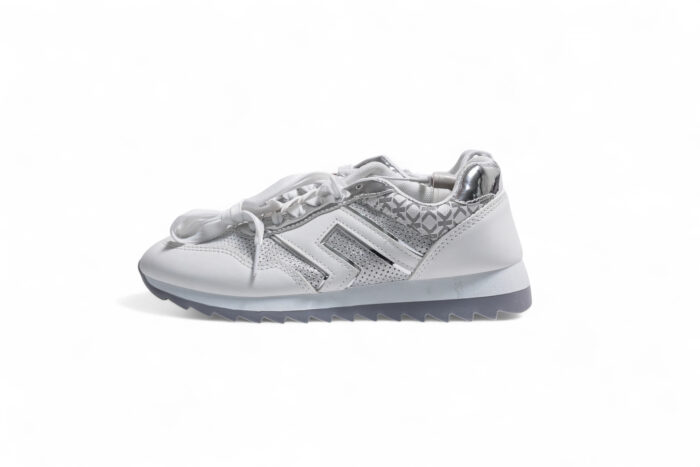 silver sports shoes for women - أحذية رياضية 36-41 6G