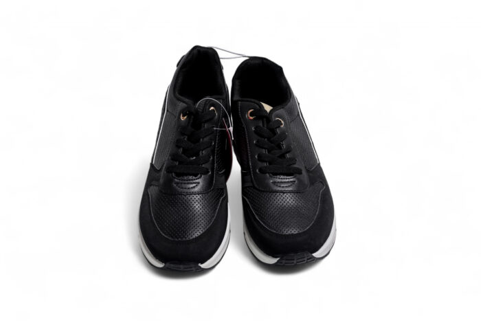 CE 00202 sports shoes - أحذية رياضية CE 00202