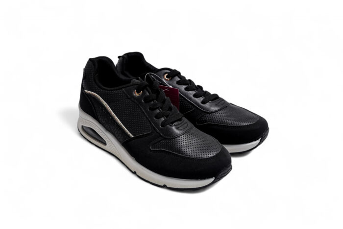 CE 00202 sports shoes - أحذية رياضية CE 00202