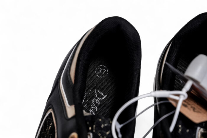 women's sports shoes black gold - أحذية رياضية DC014102DC