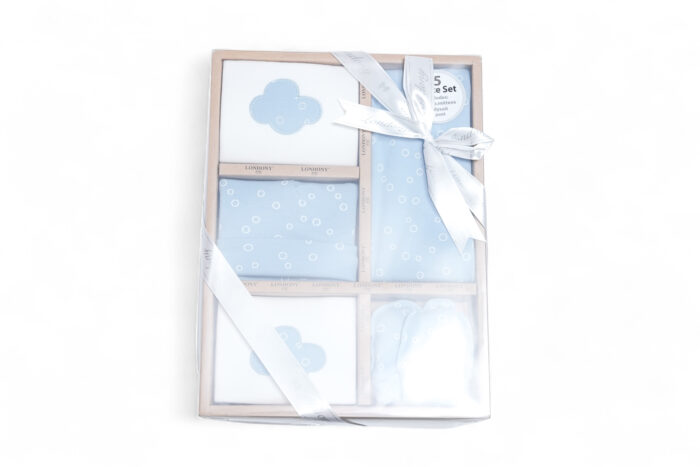 5-piece gift set for baby boys - طقم هدايا للأطفال الذكور 5 قطع