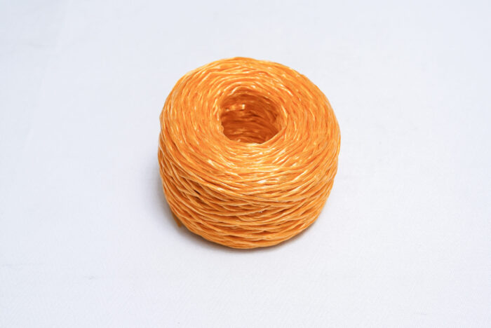 heavy orange plastic rope - حبل بلاستيكي برتقالي ثقيل (كرتون ناخ)