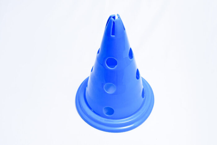 30 cm football cone with hole - قمع كرة القدم مع ثقب 30 سم