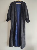 modern black and blue abaya - عباءة سوداء وزرقاء بتصميم حديث وعصري