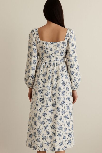 long sleeve maxi dress - فستان ماكسي طويل بأكمام طويلة مزين بالأبيض والأزرق